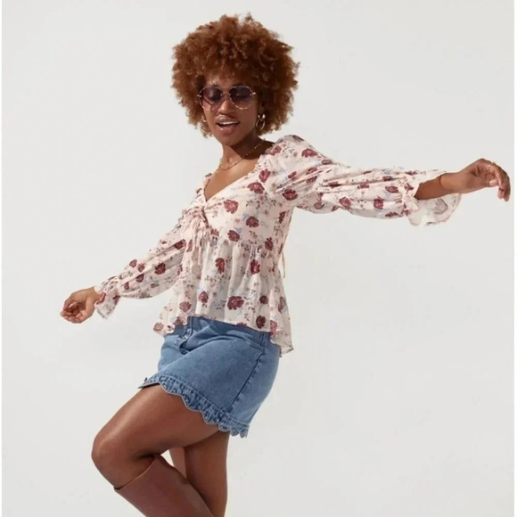 Francesca's Miami Collection Cream Floral Print Blouse S - Picture 2 of 4